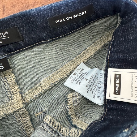 NWT. Small Judy Blue Pull On Shorts - Picture 5 of 9